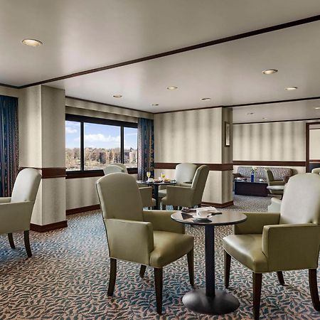 Doubletree By Hilton Fort Lee/George Washington Bridge Exterior photo