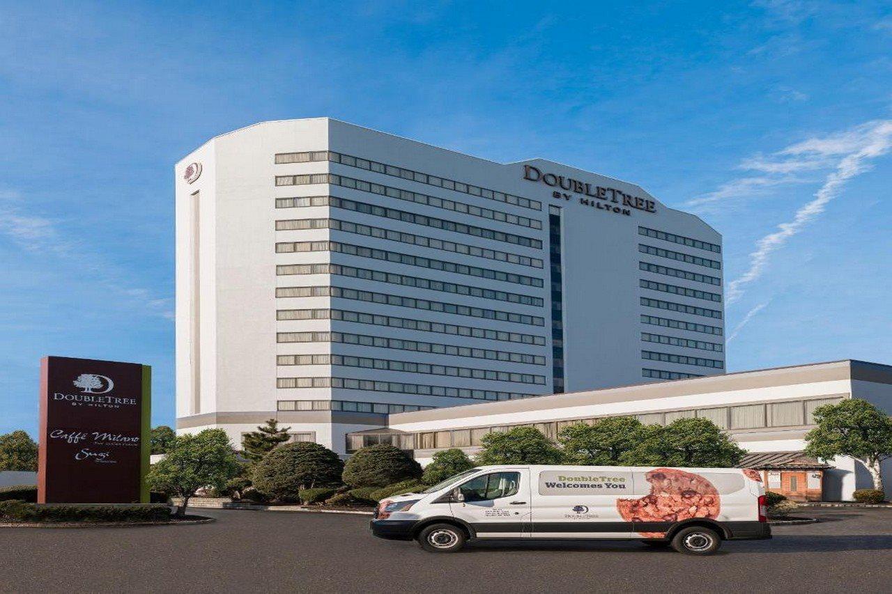 Doubletree By Hilton Fort Lee/George Washington Bridge Exterior photo