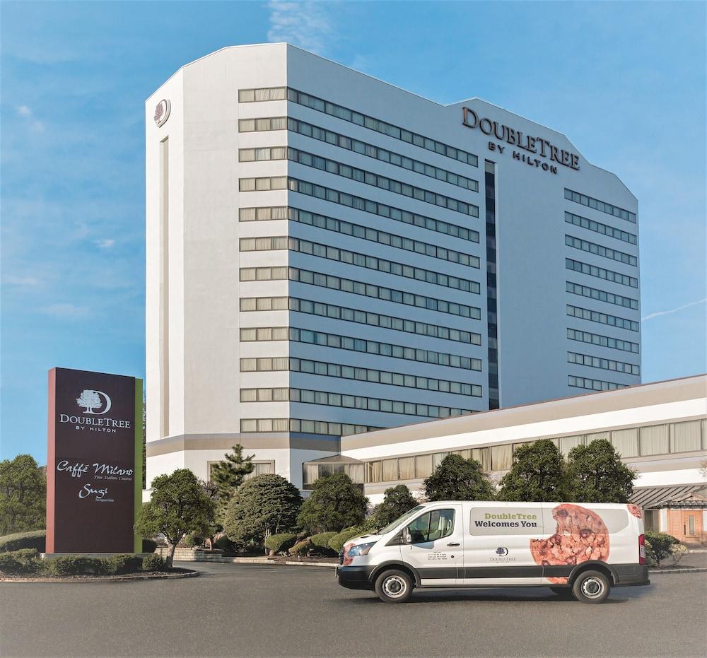 Doubletree By Hilton Fort Lee/George Washington Bridge Exterior photo