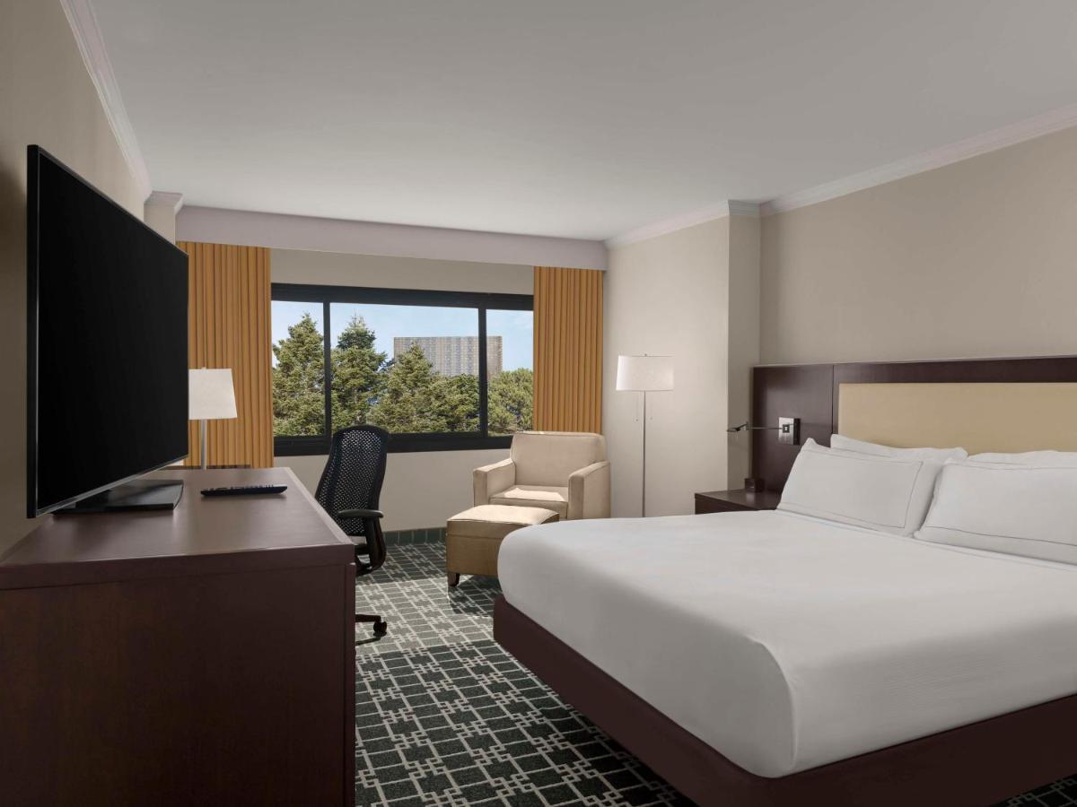 Doubletree By Hilton Fort Lee/George Washington Bridge Exterior photo