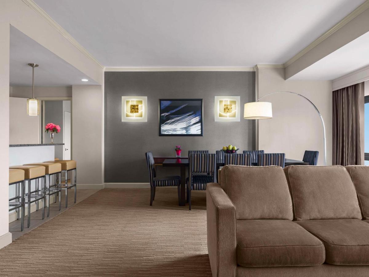 Doubletree By Hilton Fort Lee/George Washington Bridge Exterior photo