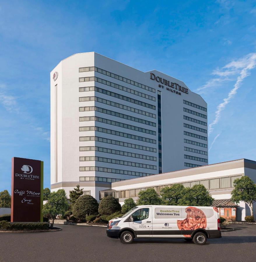Doubletree By Hilton Fort Lee/George Washington Bridge Exterior photo