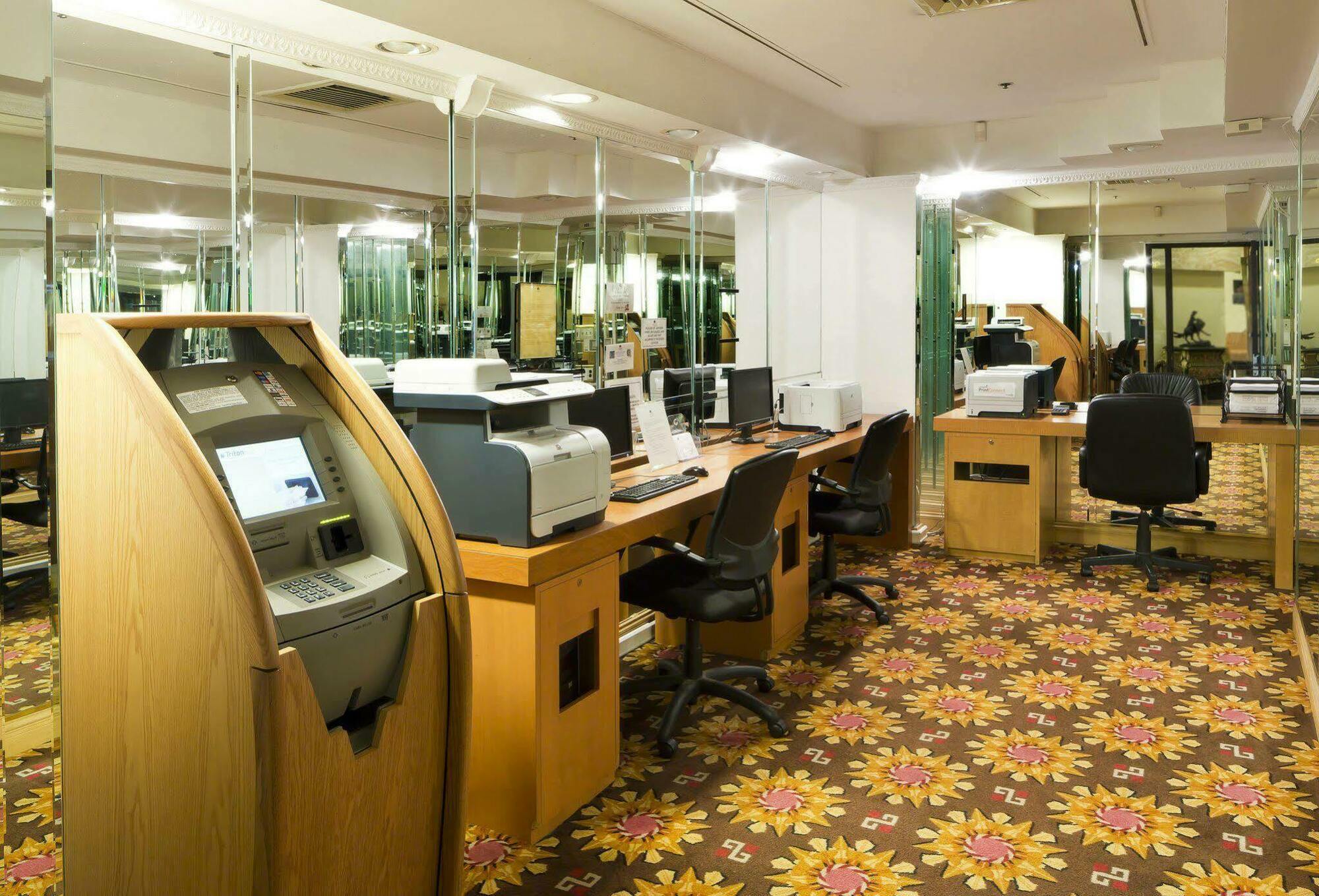 Doubletree By Hilton Fort Lee/George Washington Bridge Exterior photo