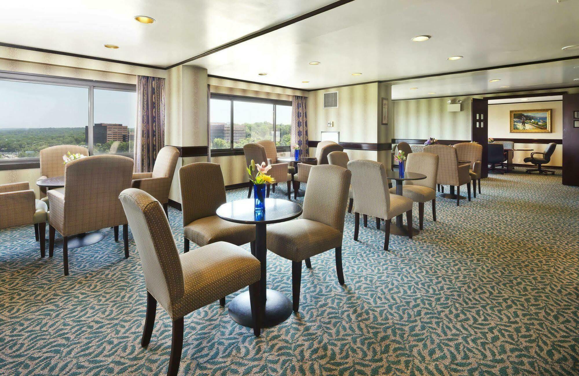 Doubletree By Hilton Fort Lee/George Washington Bridge Exterior photo